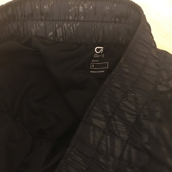 Gap running shorts - Picture 4 of 8